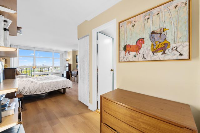 600 Parkview Drive 823, Hallandale Beach, FL 33009