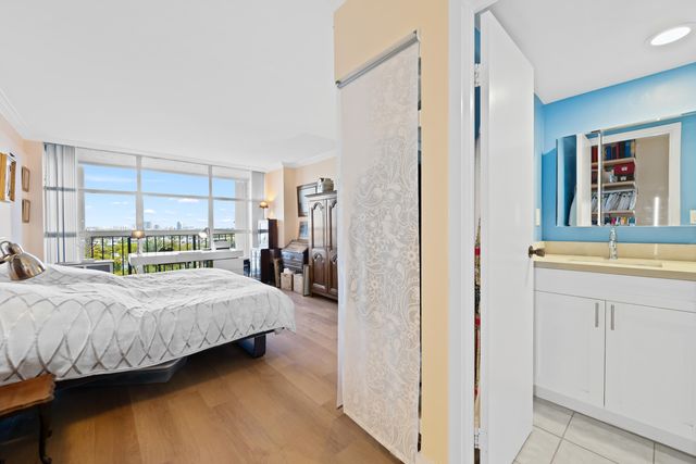 600 Parkview Drive 823, Hallandale Beach, FL 33009