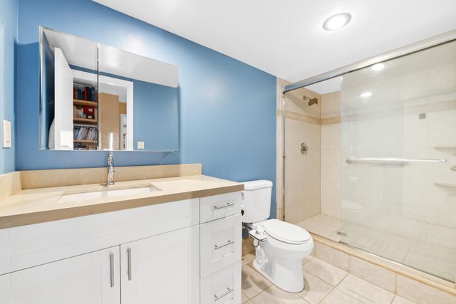 600 Parkview Drive 823, Hallandale Beach, FL 33009