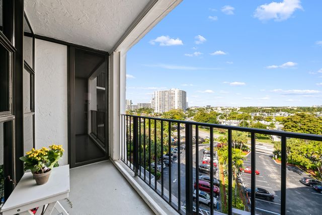 600 Parkview Drive 823, Hallandale Beach, FL 33009