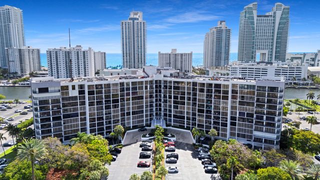 600 Parkview Drive 823, Hallandale Beach, FL 33009