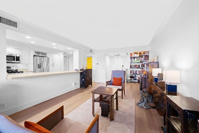 600 Parkview Drive 823, Hallandale Beach, FL 33009