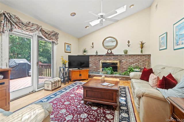 8 Ungava Drive, New City, NY 10956
