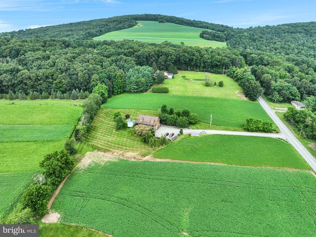 1105 RIDGE RD, Halifax, PA 17032