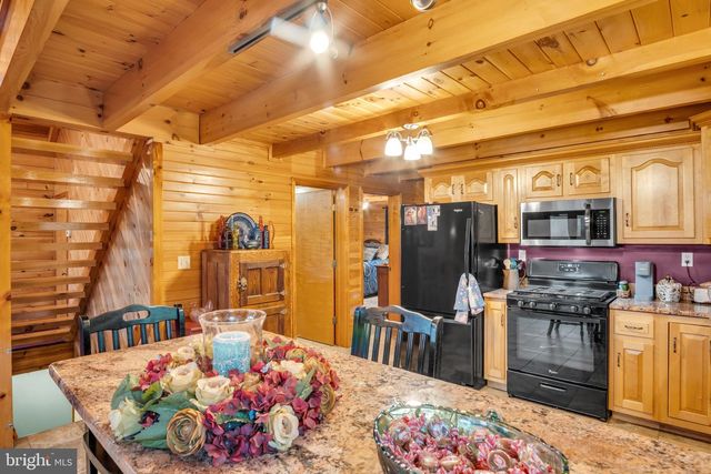 1105 RIDGE RD, Halifax, PA 17032