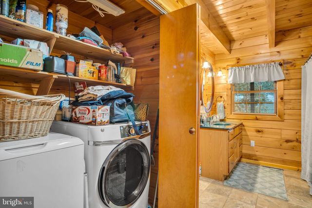 1105 RIDGE RD, Halifax, PA 17032