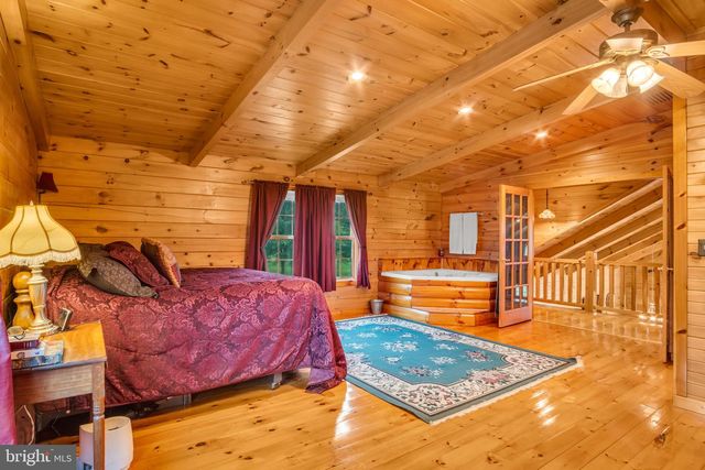 1105 RIDGE RD, Halifax, PA 17032