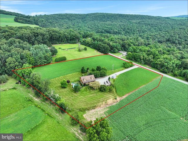 1105 RIDGE RD, Halifax, PA 17032