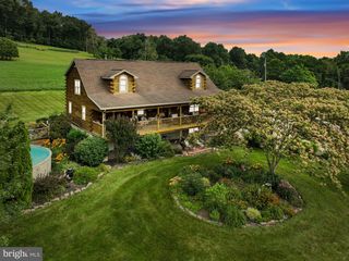 1105 RIDGE RD, Halifax, PA 17032