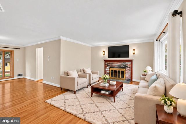 5624 QUEENSBERRY AVE, Springfield, VA 22151