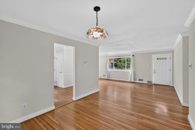 5624 QUEENSBERRY AVE, Springfield, VA 22151