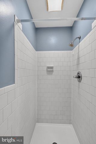 5624 QUEENSBERRY AVE, Springfield, VA 22151