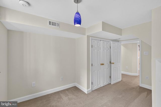 5624 QUEENSBERRY AVE, Springfield, VA 22151