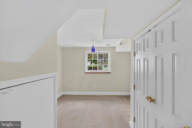 5624 QUEENSBERRY AVE, Springfield, VA 22151