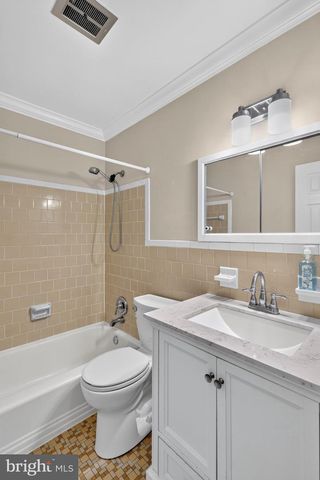 5624 QUEENSBERRY AVE, Springfield, VA 22151
