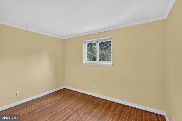 5624 QUEENSBERRY AVE, Springfield, VA 22151