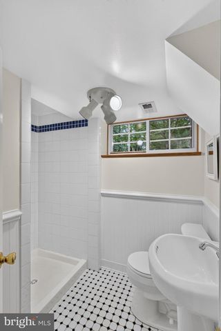 5624 QUEENSBERRY AVE, Springfield, VA 22151