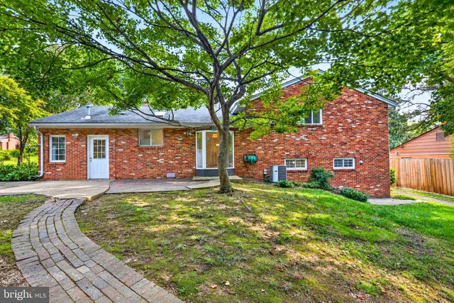 5624 QUEENSBERRY AVE, Springfield, VA 22151