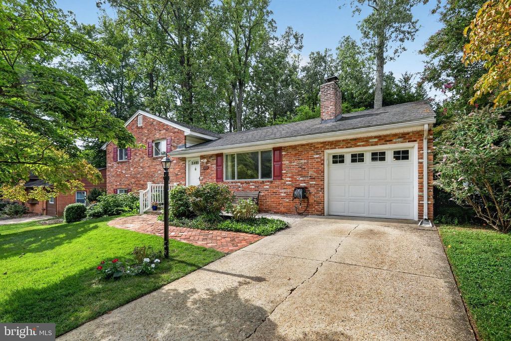 5624 QUEENSBERRY AVE, Springfield, VA 22151