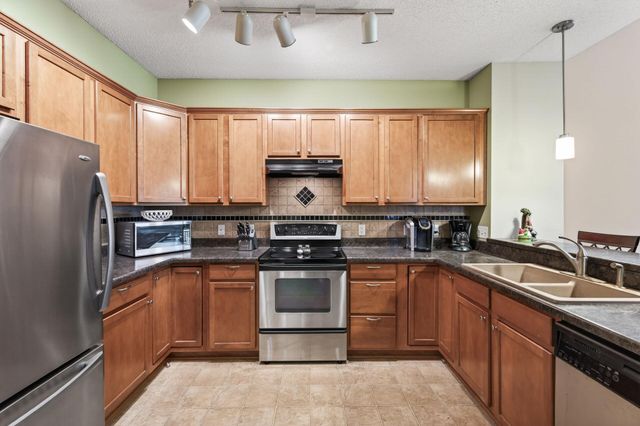 4693 Bloomberg Lane, Inver Grove Heights, MN 55076