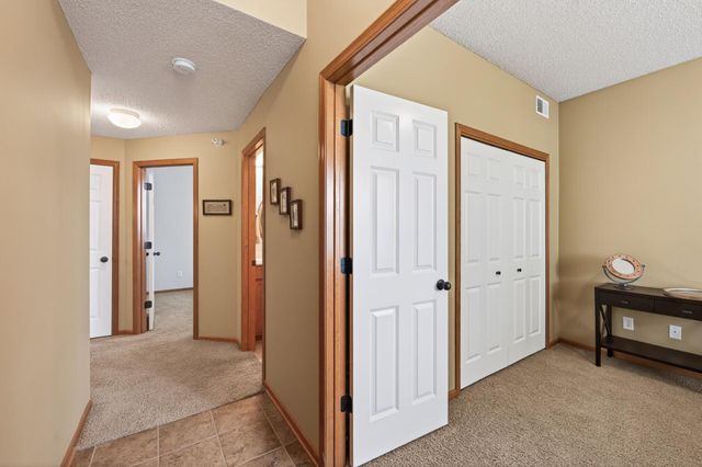 4693 Bloomberg Lane, Inver Grove Heights, MN 55076