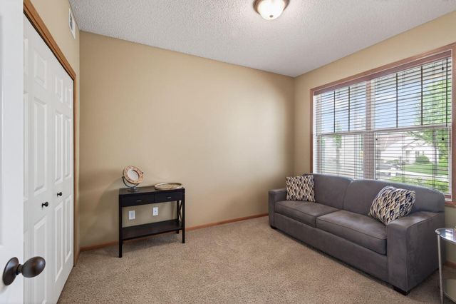 4693 Bloomberg Lane, Inver Grove Heights, MN 55076