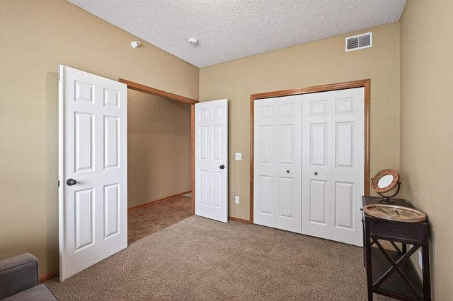 4693 Bloomberg Lane, Inver Grove Heights, MN 55076