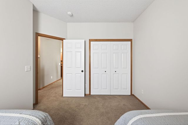 4693 Bloomberg Lane, Inver Grove Heights, MN 55076