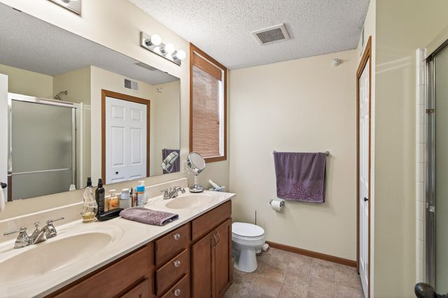 4693 Bloomberg Lane, Inver Grove Heights, MN 55076