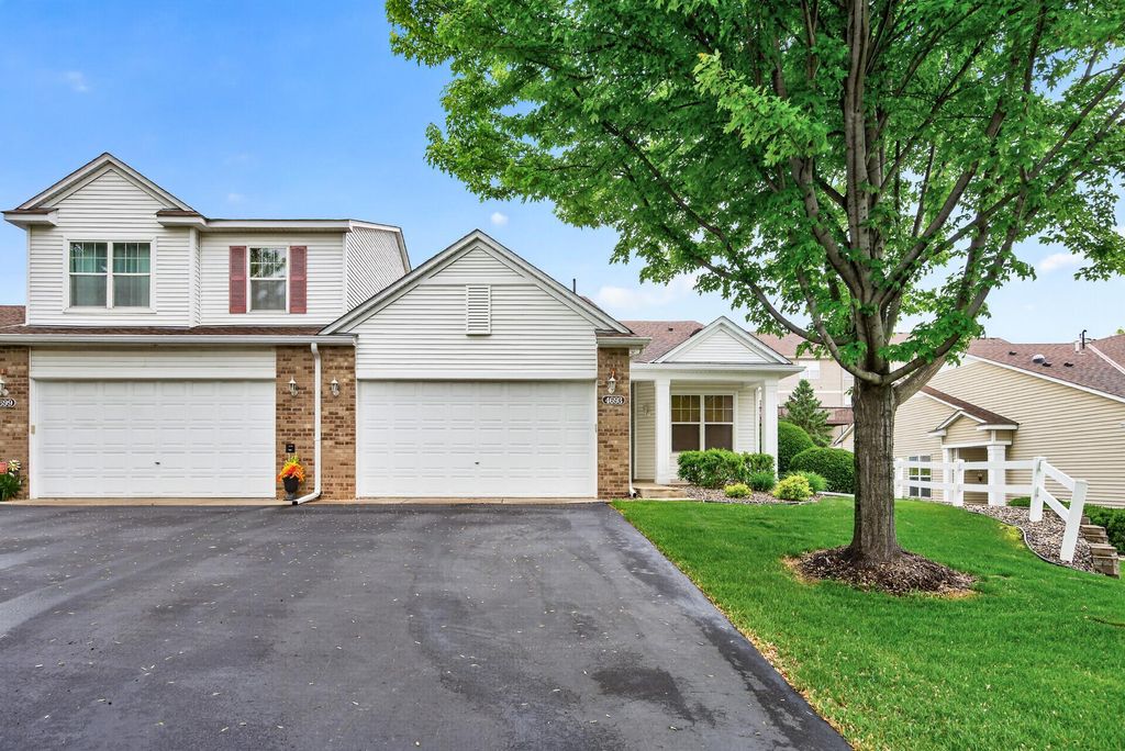4693 Bloomberg Lane, Inver Grove Heights, MN 55076