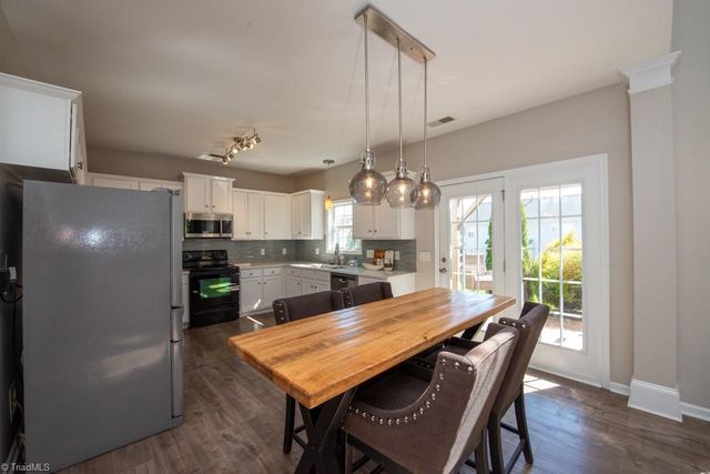 4556 Fairport Court, High Point, NC 27265