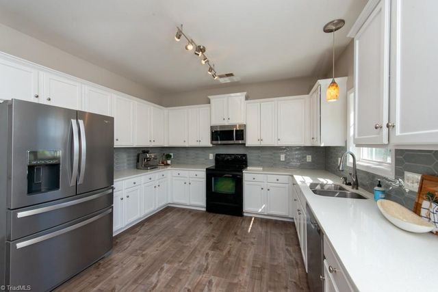 4556 Fairport Court, High Point, NC 27265