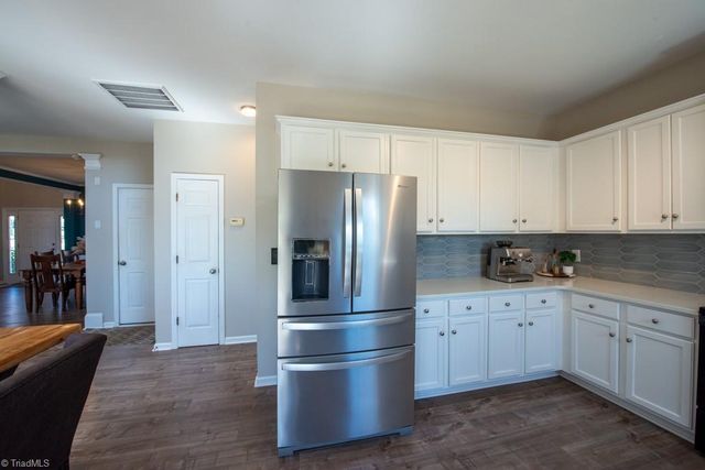 4556 Fairport Court, High Point, NC 27265