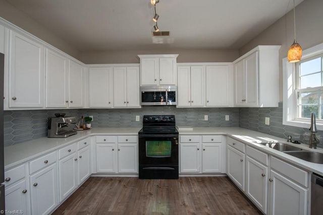 4556 Fairport Court, High Point, NC 27265