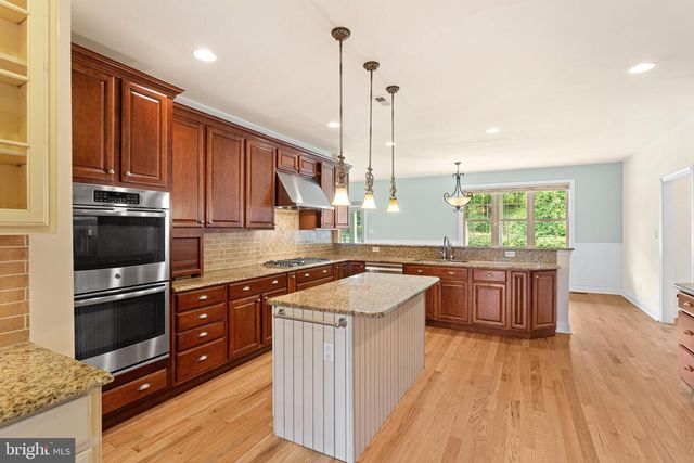 929 ALBURGER AVE, Philadelphia, PA 19115