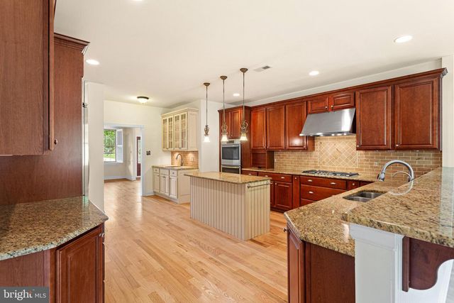 929 ALBURGER AVE, Philadelphia, PA 19115
