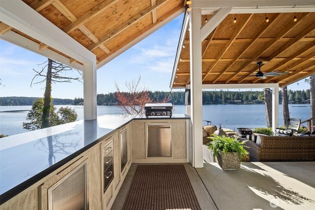 1870 E Mason Lake Drive W, Grapeview, WA 98546