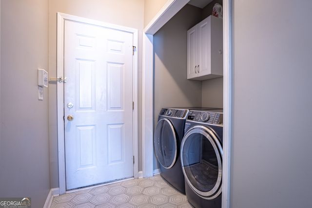 553 Savannah Rose Way, Lawrenceville, GA 30045