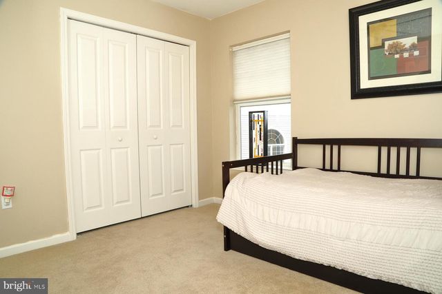1049 KENT GDN, Lititz, PA 17543