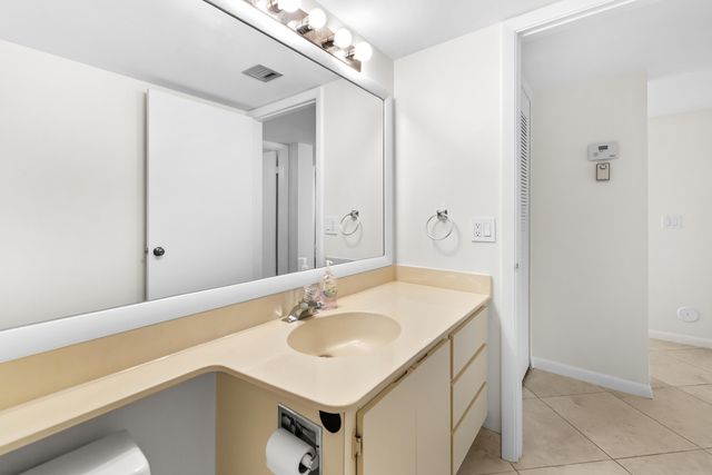 2561 Village Boulevard 103, West Palm Beach, FL 33409