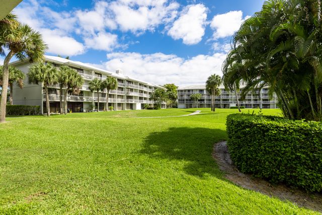 2561 Village Boulevard 103, West Palm Beach, FL 33409