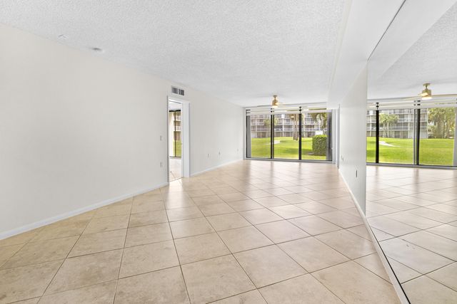 2561 Village Boulevard 103, West Palm Beach, FL 33409