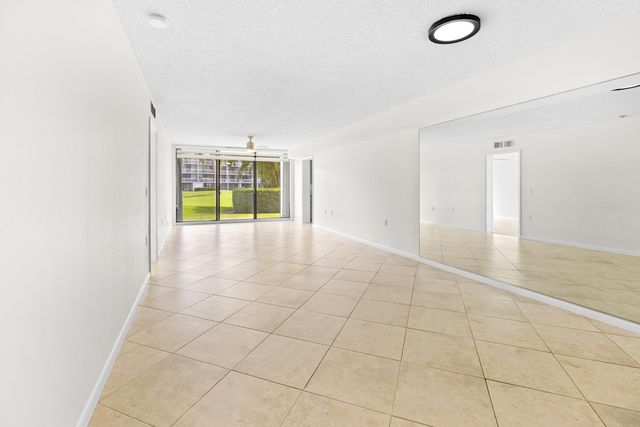 2561 Village Boulevard 103, West Palm Beach, FL 33409