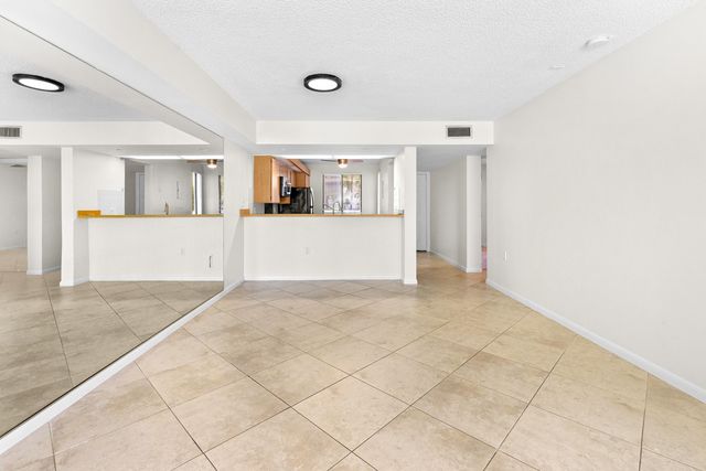 2561 Village Boulevard 103, West Palm Beach, FL 33409