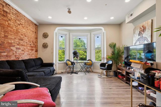 2021 N 33RD ST, Philadelphia, PA 19121