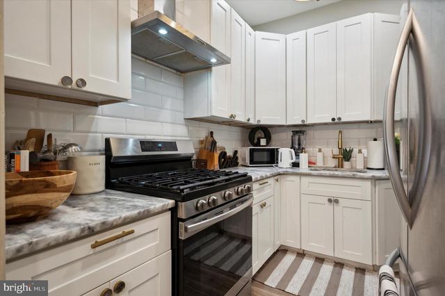 2021 N 33RD ST, Philadelphia, PA 19121