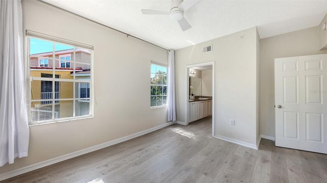 5551 BENTGRASS DRIVE 11-117, Sarasota, FL 34235