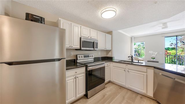 5551 BENTGRASS DRIVE 11-117, Sarasota, FL 34235
