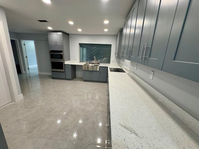 7441 SW 19TH Street, Plantation, FL 33317