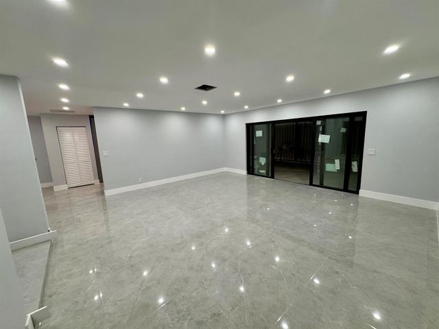 7441 SW 19TH Street, Plantation, FL 33317